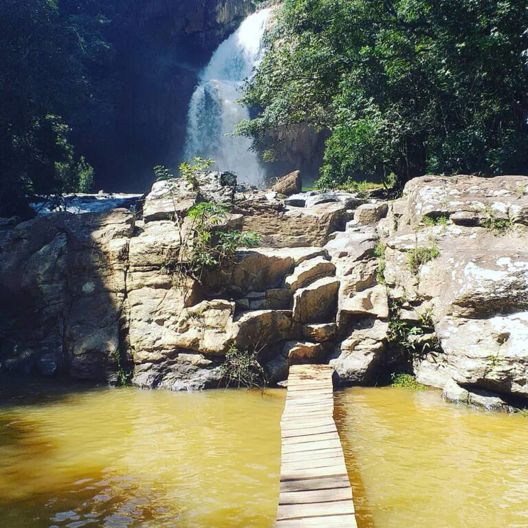 Cachoeira Fecho da Serra em Capitólio em Minas Gerais