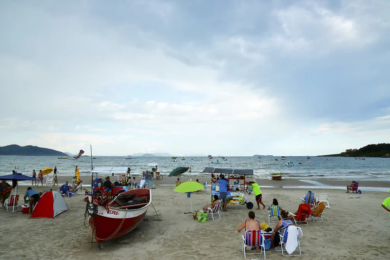 Praia de Garopaba em Garopaba na Santa Catarina